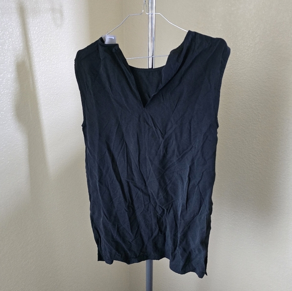 Bench Sleeveless Pullover Top - Picture 2 of 3